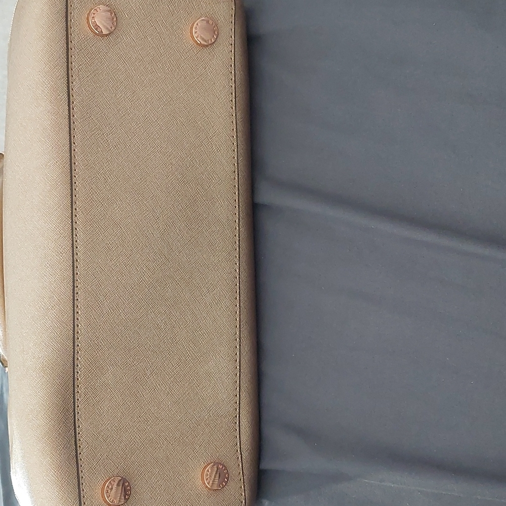 Rose Gold Michael Kors - Picture 4 of 5